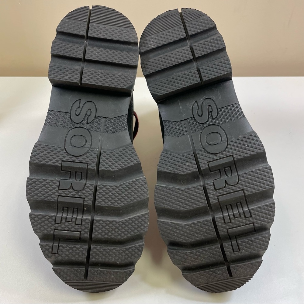 Sorel Black and Red Ankle Booties Rugged Sole - Picture 12 of 14